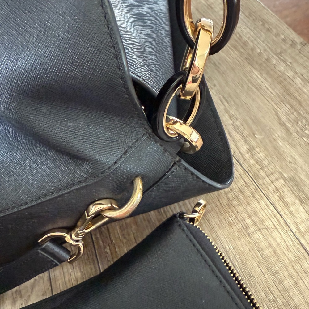 Michael Kors Black Shoulder Bag with Wallet - Picture 7 of 9